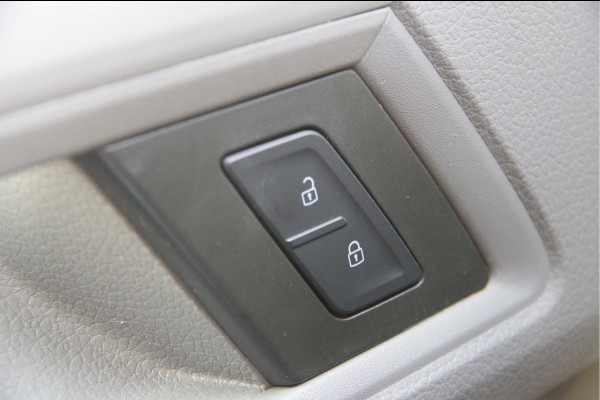 MAN TGE 3.180 35 2.0 3-ZITS, 177PK AUT. LED, TREKHAAK, CAMERA, GEV. STOEL, CRUISE, CLIMA, APPLE CARPLAY/ANDROID AUTO