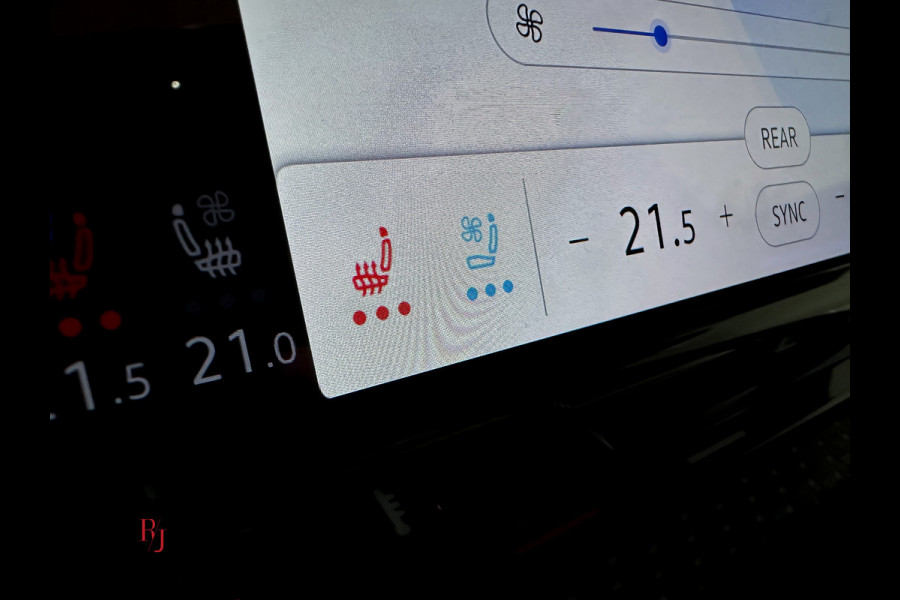 Volkswagen Golf 8 R 2.0 TSI 4MOTION 320PK Akrapovic|Leder|HUD|Harman/Kardon|Full Option