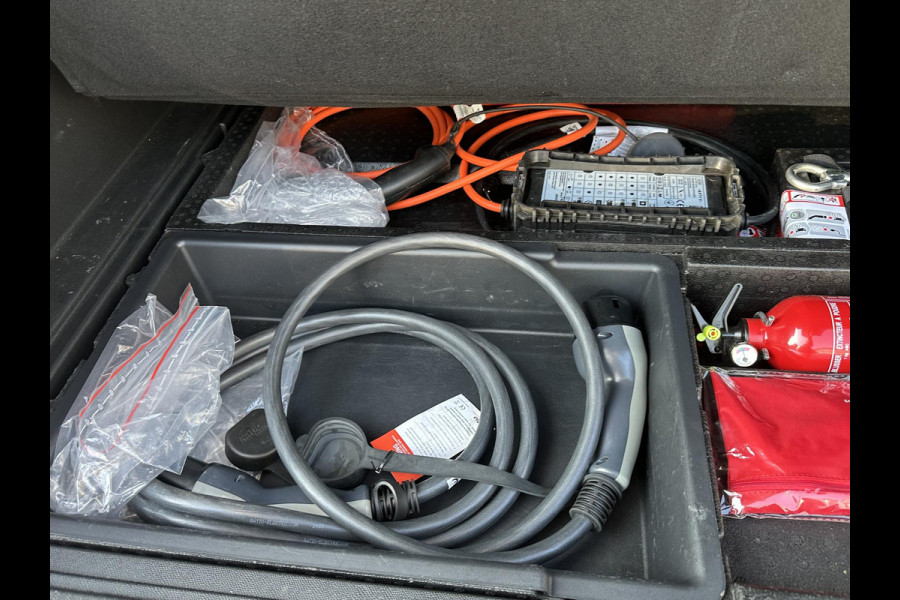 Peugeot 3008 1.6 HYbrid 225 GT PHEV| BLACK OPTIC| ELEK. STOEL + MEMORY| MASSAGESTOELEN| FOCAL AUDIO| STOELVERWARMING| CAMERA VOOR+ ACHTER| ADAPTIVE CRUISE CONTROL| DODE HOEK SENSOR| ELEK. ACHTERKLEP