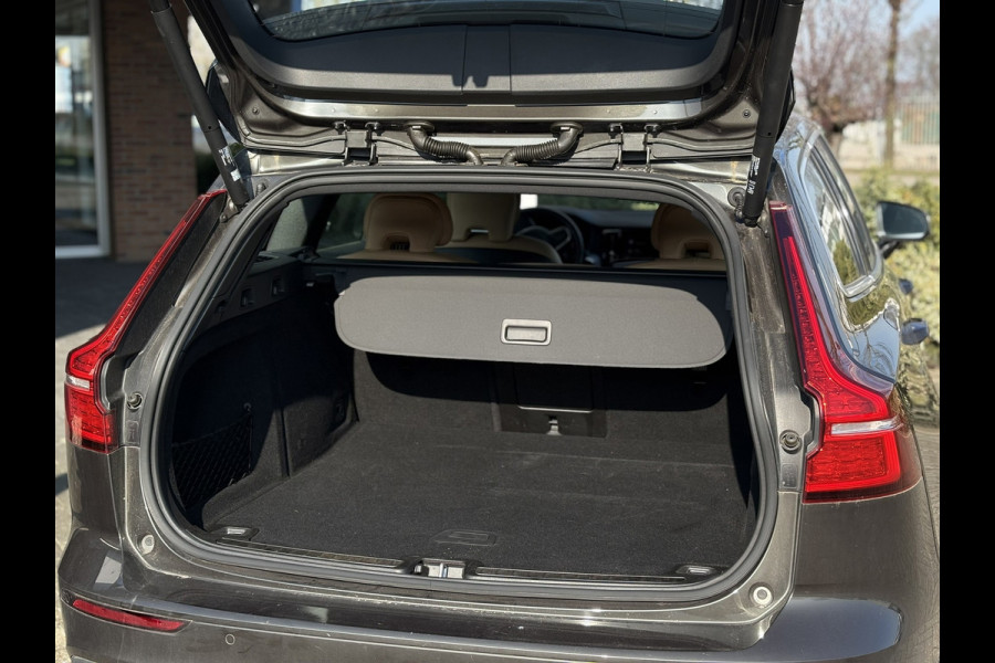 Volvo V60 2.0 T4 Momentum Pro |1e Eigenaar | Leder, Navi, Camera, Stoelverw., El. A.klep | Polestar Engineered |Dealeronderhouden|