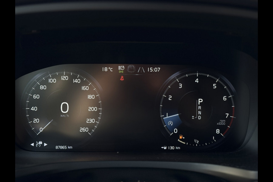Volvo V60 2.0 T4 Momentum Pro |1e Eigenaar | Leder, Navi, Camera, Stoelverw., El. A.klep | Polestar Engineered |Dealeronderhouden|