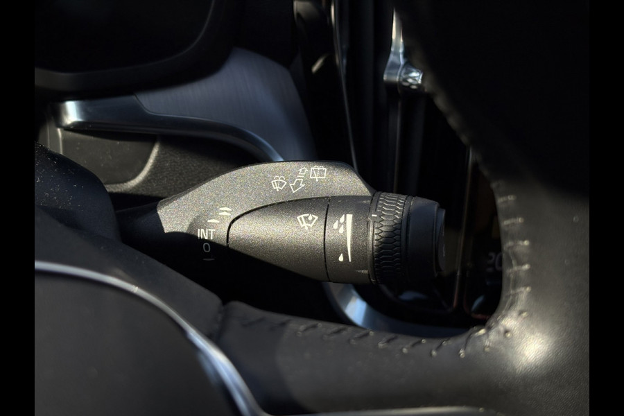 Volvo V60 2.0 T4 Momentum Pro |1e Eigenaar | Leder, Navi, Camera, Stoelverw., El. A.klep | Polestar Engineered |Dealeronderhouden|