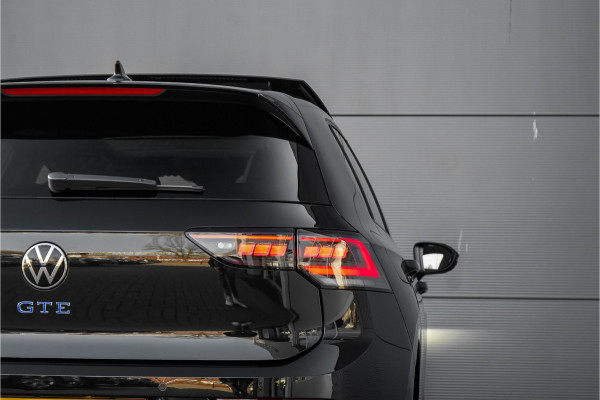 Volkswagen Golf 1.5 eHybrid GTE Pano Matrix ACC HUD Trekhaak Sfeerverlichting