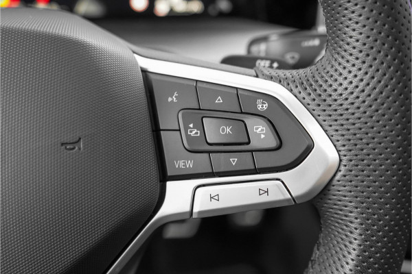 Volkswagen Golf 1.5 eHybrid GTE Pano Matrix ACC HUD Trekhaak Sfeerverlichting