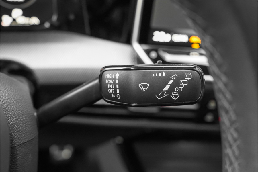 Volkswagen Golf 1.5 eHybrid GTE Pano Matrix ACC HUD Trekhaak Sfeerverlichting