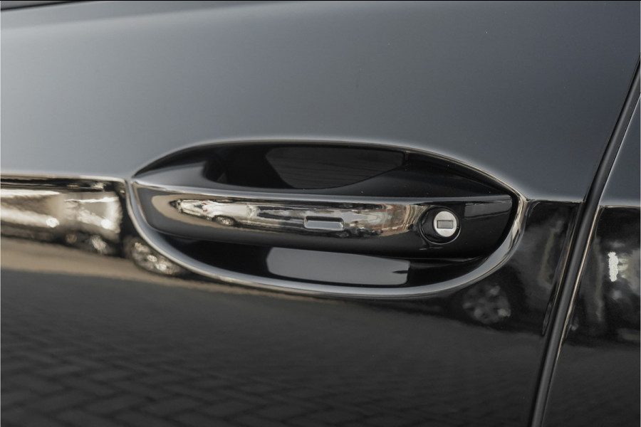 Volkswagen Golf 1.5 eHybrid GTE Pano Matrix ACC HUD Trekhaak Sfeerverlichting