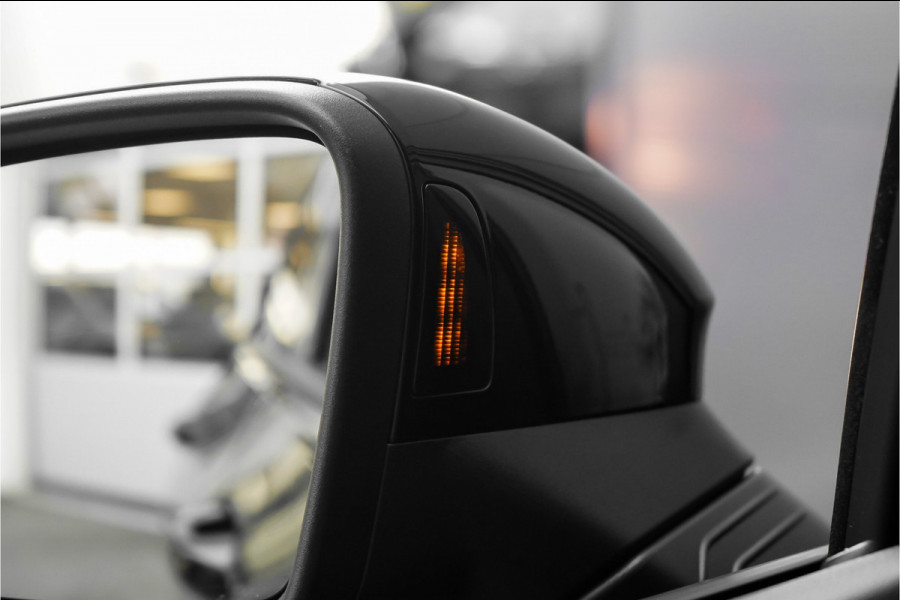 Volkswagen Golf 1.5 eHybrid GTE Pano Matrix ACC HUD Trekhaak Sfeerverlichting