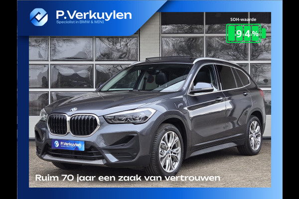 BMW X1 XDRIVE25E SPORT LINE | SPORTSTOELEN | PANORAMA | CAMERA | KEYLESS |