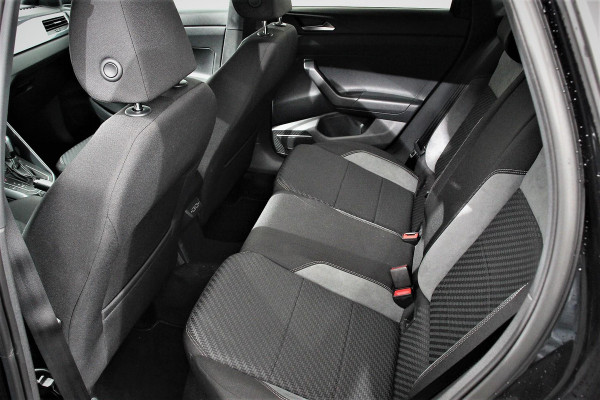 Volkswagen Polo 1.5 TSI 150pk DSG R-Line | Navigatie | Apple Carplay / Android Auto | Adaptive Cruise Control | Stoelverwarming | Privacy Glass | DAB |