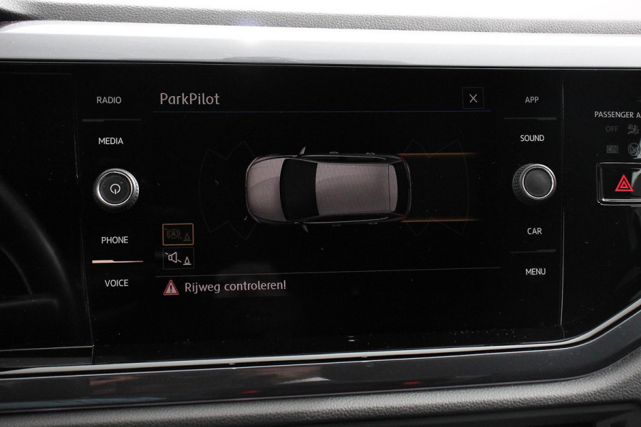 Volkswagen Polo 1.5 TSI 150pk DSG R-Line | Navigatie | Apple Carplay / Android Auto | Adaptive Cruise Control | Stoelverwarming | Privacy Glass | DAB |