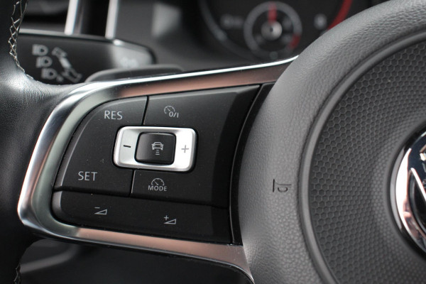 Volkswagen Polo 1.5 TSI 150pk DSG R-Line | Navigatie | Apple Carplay / Android Auto | Adaptive Cruise Control | Stoelverwarming | Privacy Glass | DAB |