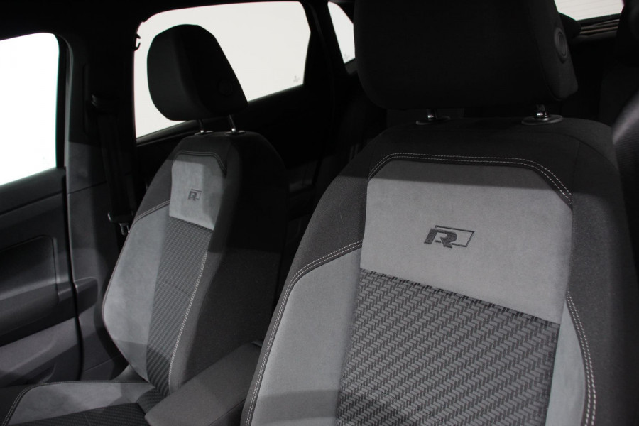 Volkswagen Polo 1.5 TSI 150pk DSG R-Line | Navigatie | Apple Carplay / Android Auto | Adaptive Cruise Control | Stoelverwarming | Privacy Glass | DAB |