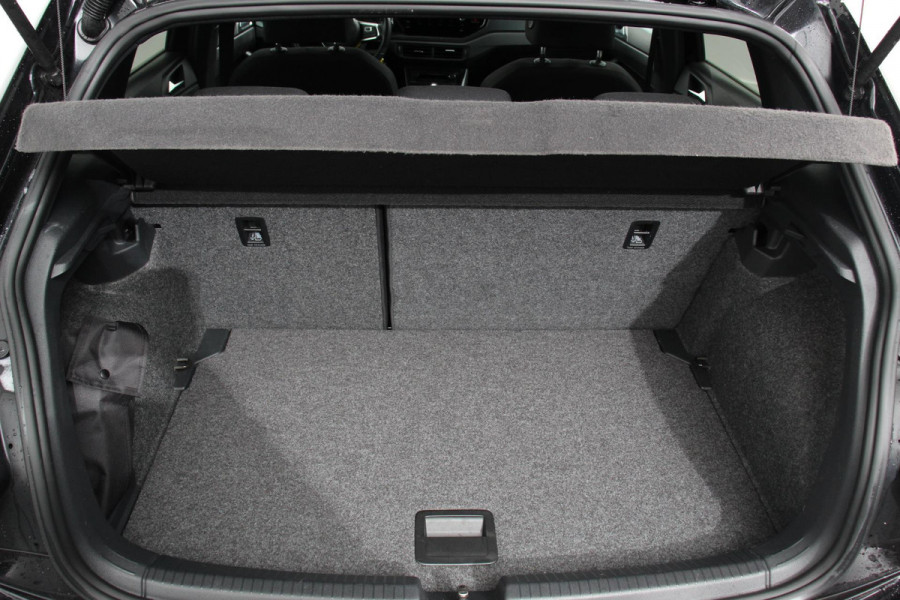 Volkswagen Polo 1.5 TSI 150pk DSG R-Line | Navigatie | Apple Carplay / Android Auto | Adaptive Cruise Control | Stoelverwarming | Privacy Glass | DAB |