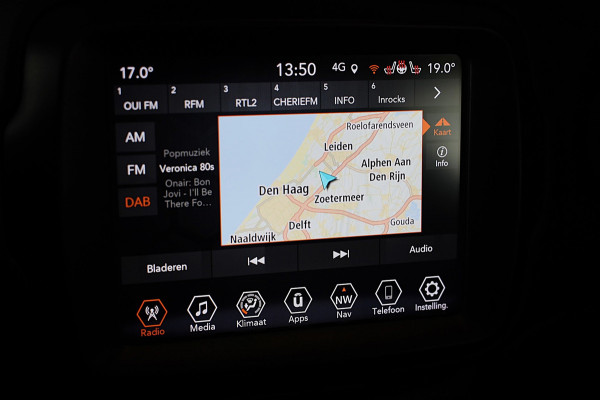 Jeep Renegade 4xe 240 Plug-in Hybrid Electric S / Aut / Navi / Cruise / Camera / Leder / Open Panoramadak / Led / Pdc / 19 Inch