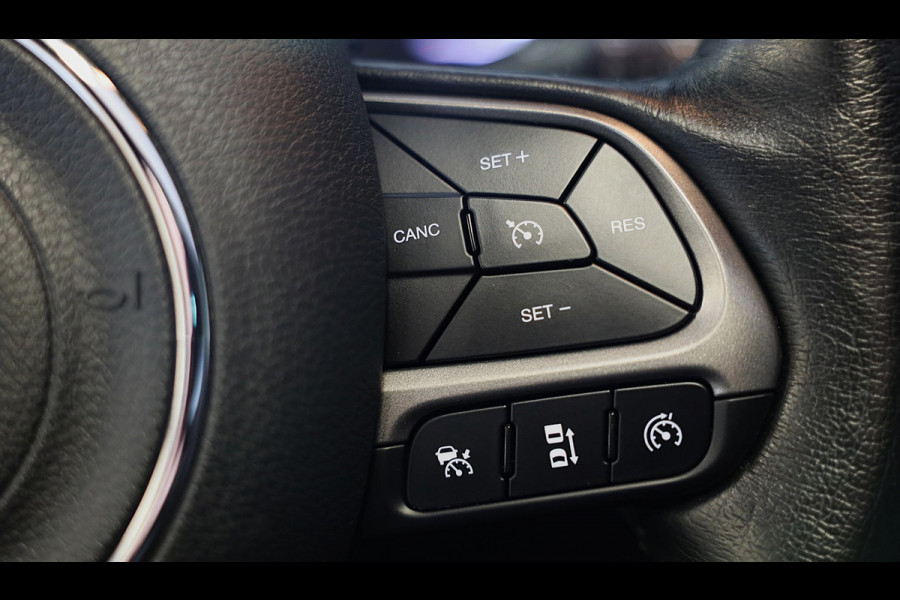 Jeep Renegade 4xe 240 Plug-in Hybrid Electric S / Aut / Navi / Cruise / Camera / Leder / Open Panoramadak / Led / Pdc / 19 Inch