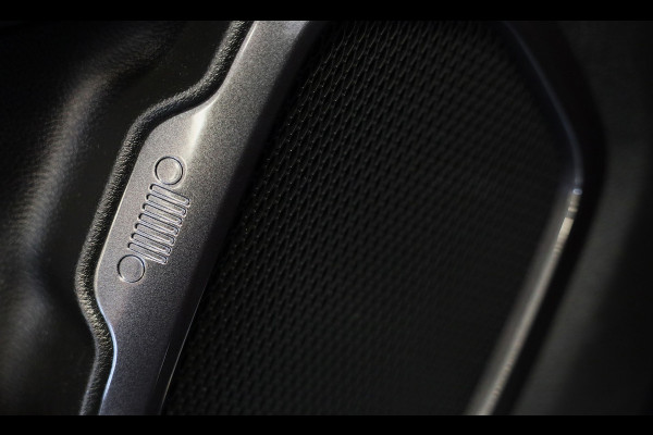 Jeep Renegade 4xe 240 Plug-in Hybrid Electric S / Aut / Navi / Cruise / Camera / Leder / Open Panoramadak / Led / Pdc / 19 Inch