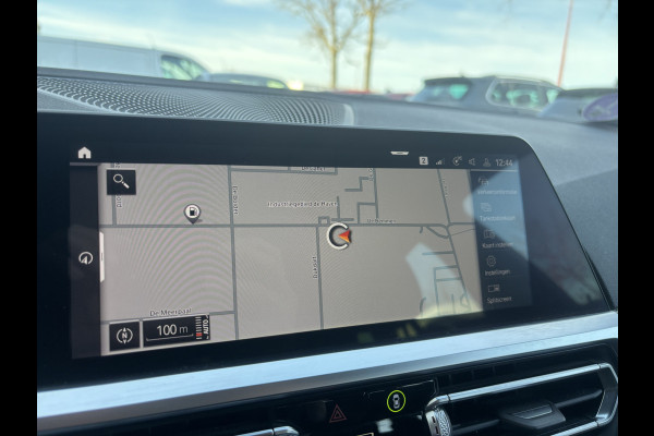 BMW 3 Serie Touring 318i Business Edition | M Pakket | Sfeerverlichting | Apple Carplay | Parkeercamera