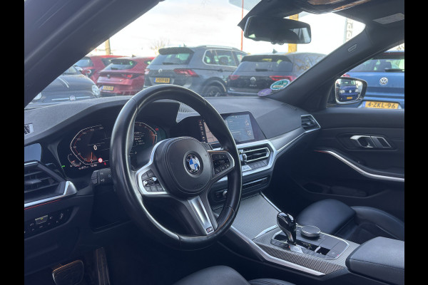 BMW 3 Serie Touring 318i Business Edition | M Pakket | Sfeerverlichting | Apple Carplay | Parkeercamera