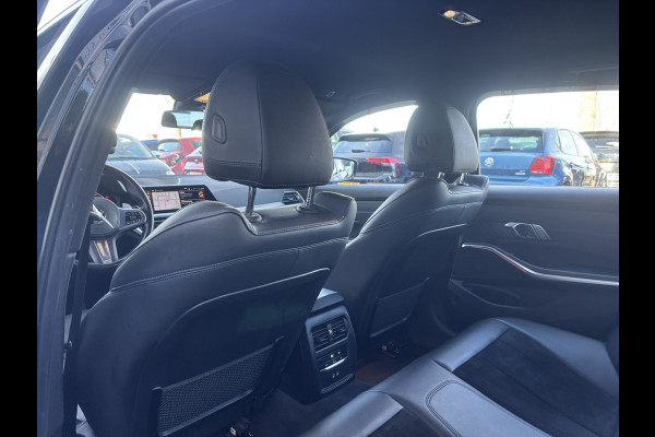 BMW 3 Serie Touring 318i Business Edition | M Pakket | Sfeerverlichting | Apple Carplay | Parkeercamera