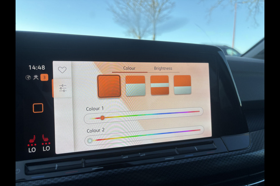 Volkswagen Golf 1.0 TSI Life Business | Sfeerverlichting |Suurverwarming | Adaptive Cruise | Stoelverwarming