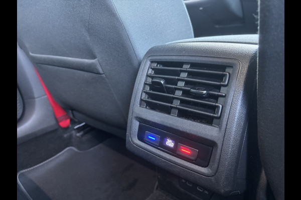 Volkswagen Golf 1.0 TSI Life Business | Sfeerverlichting |Suurverwarming | Adaptive Cruise | Stoelverwarming