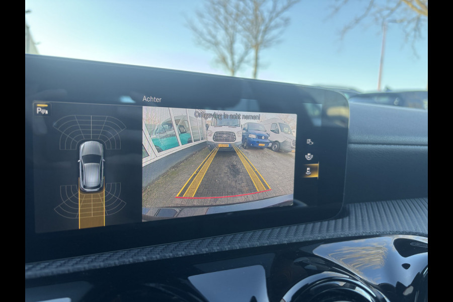 Mercedes-Benz A-Klasse 160 Business Solution | Mbux | Stoelverwarming | Parkeercamera | Lane Assist