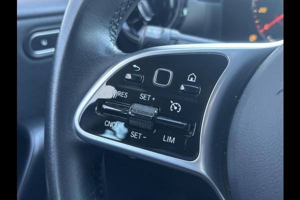 Mercedes-Benz A-Klasse 160 Business Solution | Mbux | Stoelverwarming | Parkeercamera | Lane Assist