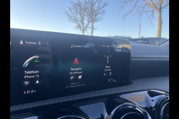 Mercedes-Benz A-Klasse 160 Business Solution | Mbux | Stoelverwarming | Parkeercamera | Lane Assist