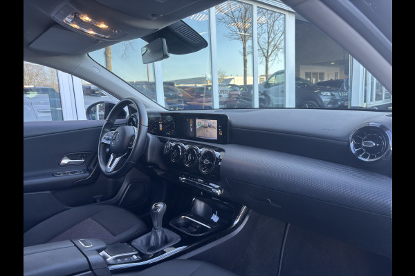 Mercedes-Benz A-Klasse 160 Business Solution | Mbux | Stoelverwarming | Parkeercamera | Lane Assist