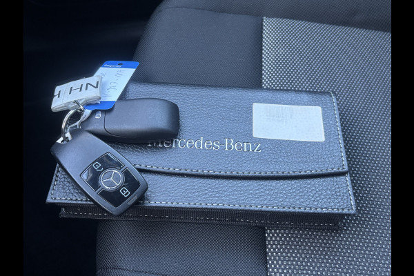 Mercedes-Benz A-Klasse 160 Business Solution | Mbux | Stoelverwarming | Parkeercamera | Lane Assist