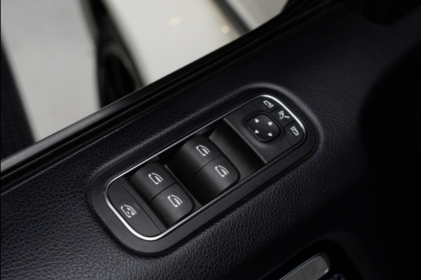 Mercedes-Benz G-Klasse BRABUS 800 Massage Burmester PTS 360° Camera Leer Navi Stoelventilatie Stoelverwarming voor en achter Climate voor & achter Memory seats Distronic Plus Elektr. bedienb. schuif-/ kanteldak PTS LM velgen