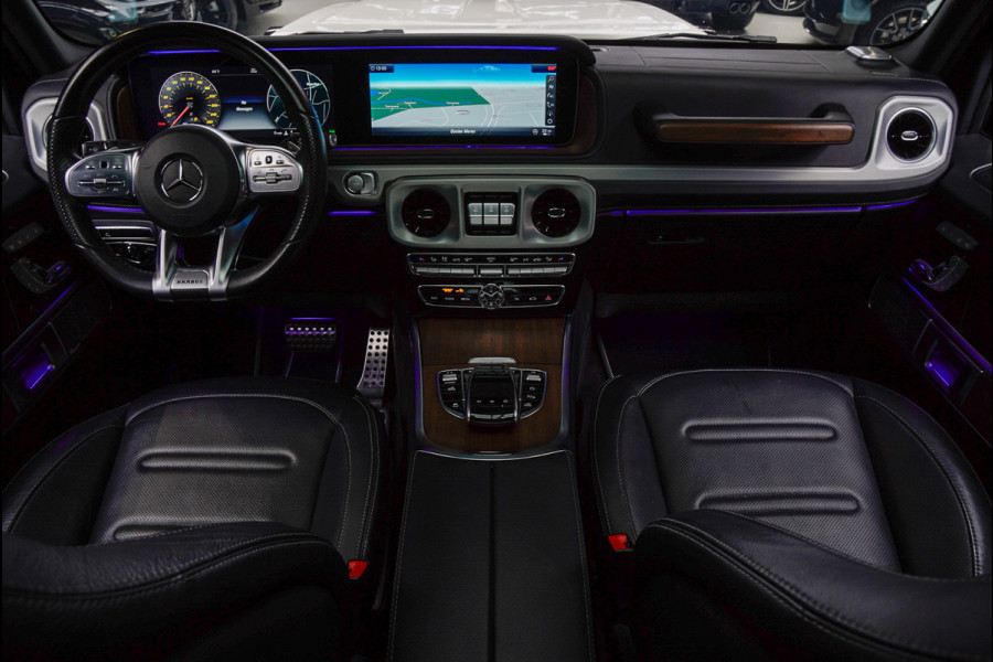 Mercedes-Benz G-Klasse BRABUS 800 Massage Burmester PTS 360° Camera Leer Navi Stoelventilatie Stoelverwarming voor en achter Climate voor & achter Memory seats Distronic Plus Elektr. bedienb. schuif-/ kanteldak PTS LM velgen