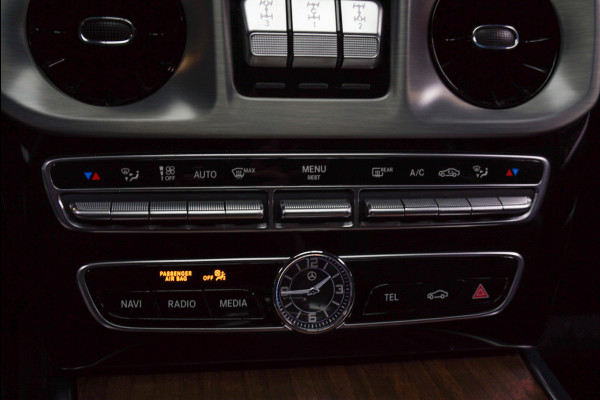 Mercedes-Benz G-Klasse BRABUS 800 Massage Burmester PTS 360° Camera Leer Navi Stoelventilatie Stoelverwarming voor en achter Climate voor & achter Memory seats Distronic Plus Elektr. bedienb. schuif-/ kanteldak PTS LM velgen
