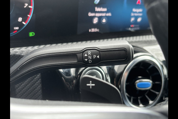 Mercedes-Benz CLA-Klasse Shooting Brake 180 Business Solution | Mbux | Stoelverwarming | Parkeer Camera | Elektrische Achterklep