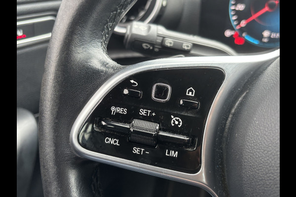Mercedes-Benz CLA-Klasse Shooting Brake 180 Business Solution | Mbux | Stoelverwarming | Parkeer Camera | Elektrische Achterklep