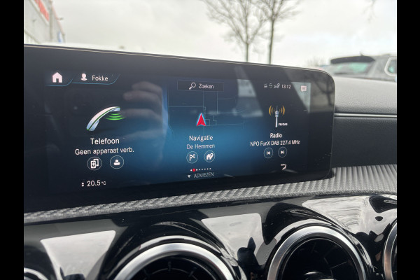 Mercedes-Benz CLA-Klasse Shooting Brake 180 Business Solution | Mbux | Stoelverwarming | Parkeer Camera | Elektrische Achterklep