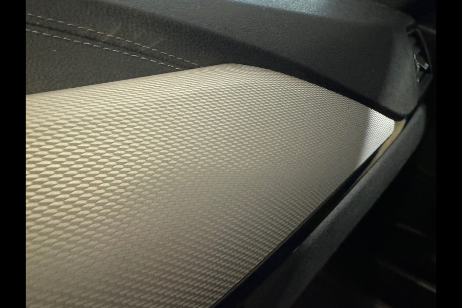 BMW 3-serie 320i M Sport Pano|Sfeer|Camera|Leder|Stoelverw.