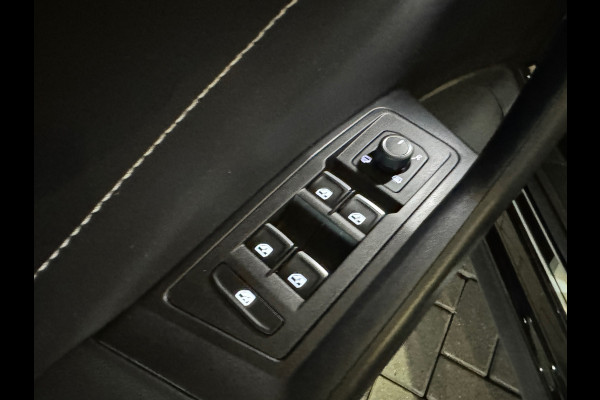 Volkswagen T-Roc 1.5 TSI R-Line Pano|Keyles|IQ|Sfeer|Camera