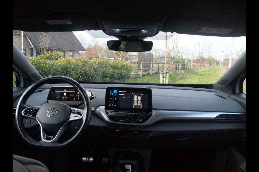 Volkswagen ID.4 First 77 kWh | SOH 90 % | Camera | Trekhaak | Sfeerverlichting | Apple Carplay |