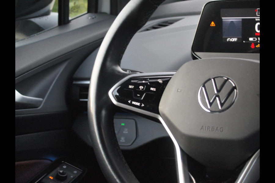 Volkswagen ID.4 First 77 kWh | SOH 90 % | Camera | Trekhaak | Sfeerverlichting | Apple Carplay |