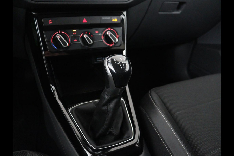 Volkswagen T-Cross 1.0 TSI Life | Carplay | Navigatie | Adaptive cruise | Dodehoek detectie | Airco | Bluetooth | Getint glas | Regen-/lichtsensor