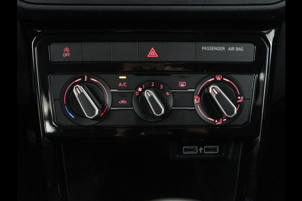 Volkswagen T-Cross 1.0 TSI Life | Carplay | Navigatie | Adaptive cruise | Dodehoek detectie | Airco | Bluetooth | Getint glas | Regen-/lichtsensor