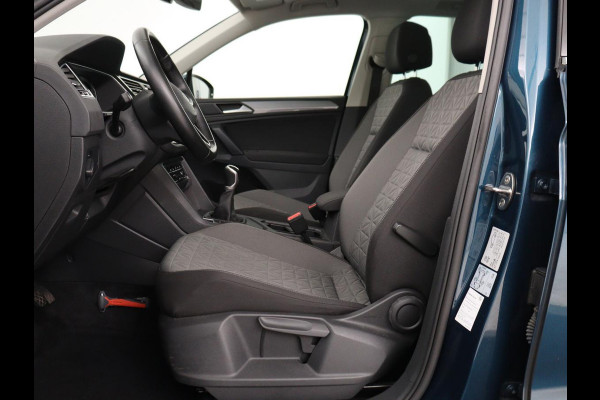 Volkswagen Tiguan 1.5 TSI Life Business | Panoramadak | Trekhaak | Camera | Virtual Cockpit | Park Assist | Adaptive cruise | Navigatie | Keyless | Full LED | Carplay |