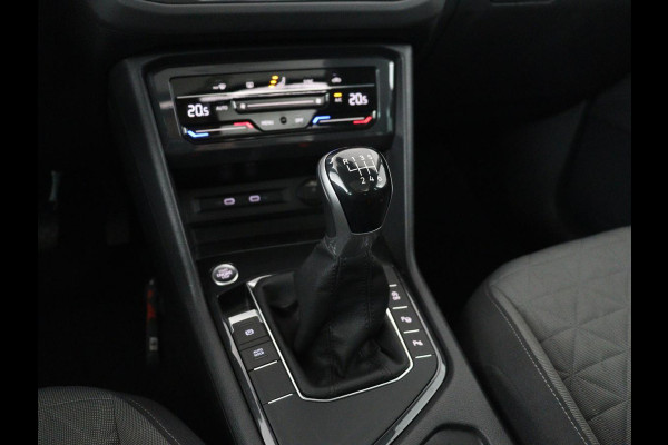 Volkswagen Tiguan 1.5 TSI Life Business | Panoramadak | Trekhaak | Camera | Virtual Cockpit | Park Assist | Adaptive cruise | Navigatie | Keyless | Full LED | Carplay |
