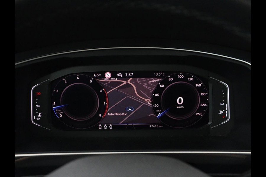 Volkswagen Tiguan 1.5 TSI Life Business | Panoramadak | Trekhaak | Camera | Virtual Cockpit | Park Assist | Adaptive cruise | Navigatie | Keyless | Full LED | Carplay |