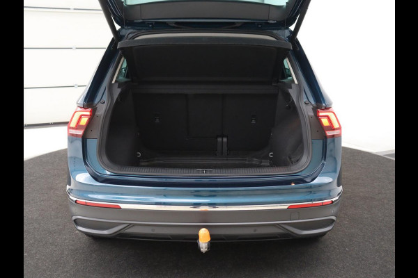 Volkswagen Tiguan 1.5 TSI Life Business | Panoramadak | Trekhaak | Camera | Virtual Cockpit | Park Assist | Adaptive cruise | Navigatie | Keyless | Full LED | Carplay |