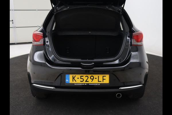 Mazda 2 1.5 Skyact-G Luxury | Stoel & stuurverwarming | Head-Up | Camera | Carplay | Keyless | Full LED | Dodehoek detectie | Climate control | Cruise control | Getint glas | Parkeerhulp