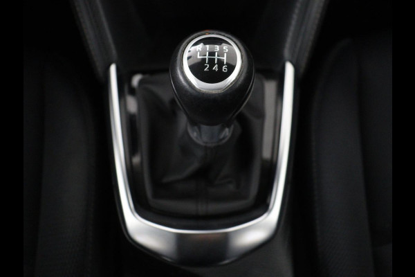 Mazda 2 1.5 Skyact-G Luxury | Stoel & stuurverwarming | Head-Up | Camera | Carplay | Keyless | Full LED | Dodehoek detectie | Climate control | Cruise control | Getint glas | Parkeerhulp