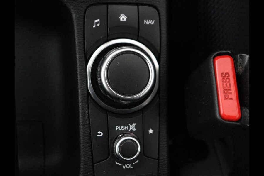 Mazda 2 1.5 Skyact-G Luxury | Stoel & stuurverwarming | Head-Up | Camera | Carplay | Keyless | Full LED | Dodehoek detectie | Climate control | Cruise control | Getint glas | Parkeerhulp