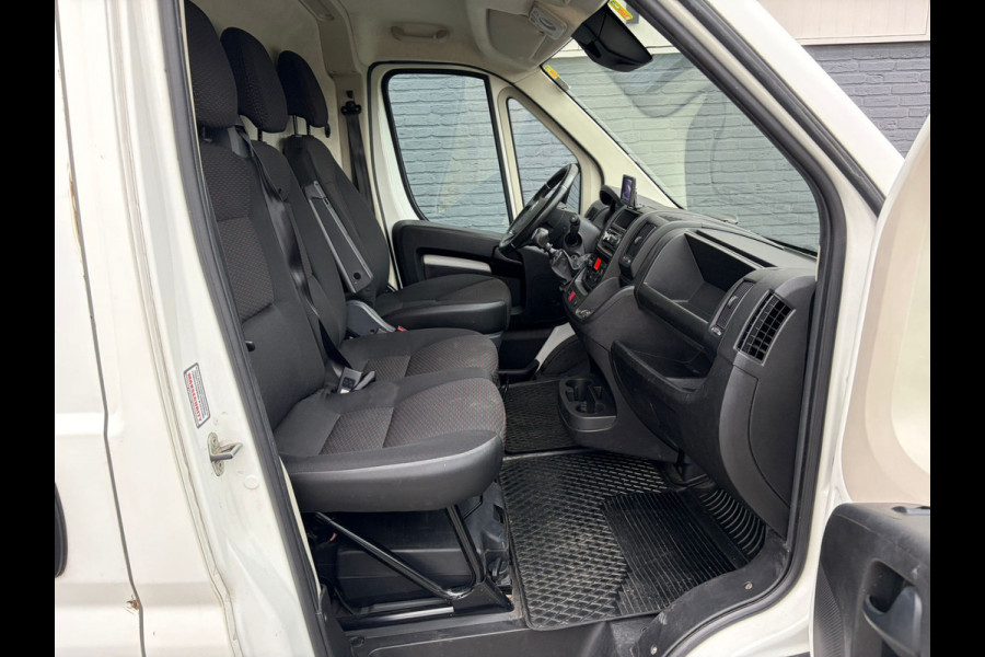 Citroën Jumper 35 2.2HDi 165PK L3H2 Euro 6 3-Persoons Trekhaak Camera Ecc Pdc Wandbetimmering Houtenvloer Achterdeuren Schuifdeur 3.000KG Trekgewicht